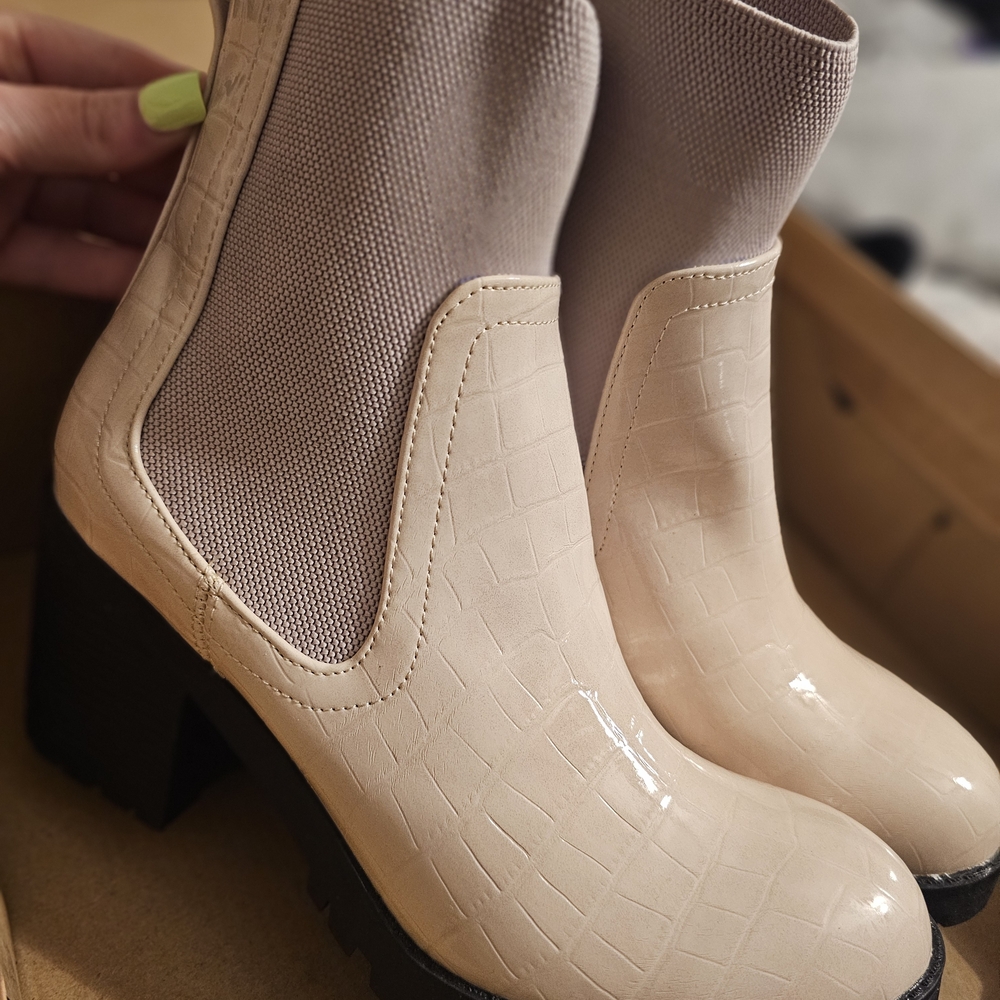 Coconuts by Matisse Cream and Black Heeled Boots